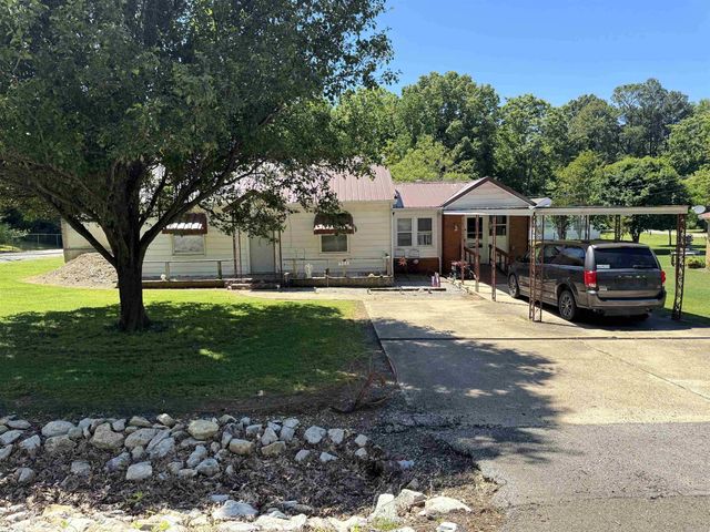 563 S 12th Avenue, Piggott, AR 72454