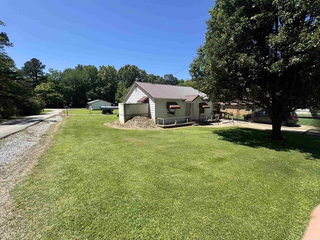 563 S 12th Avenue, Piggott, AR 72454