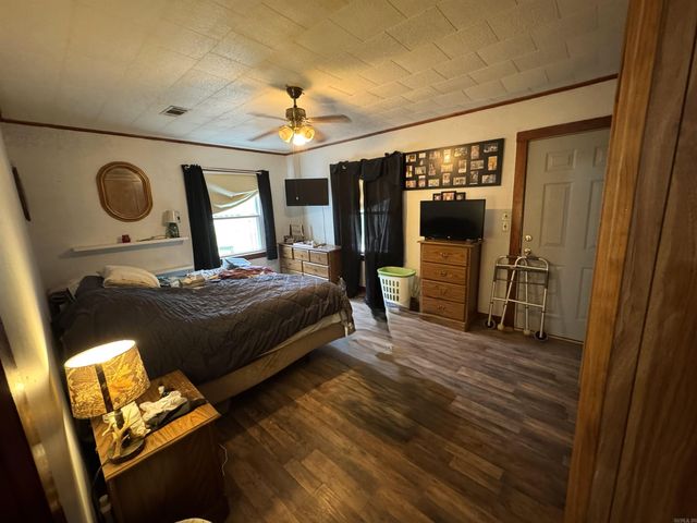 563 S 12th Avenue, Piggott, AR 72454