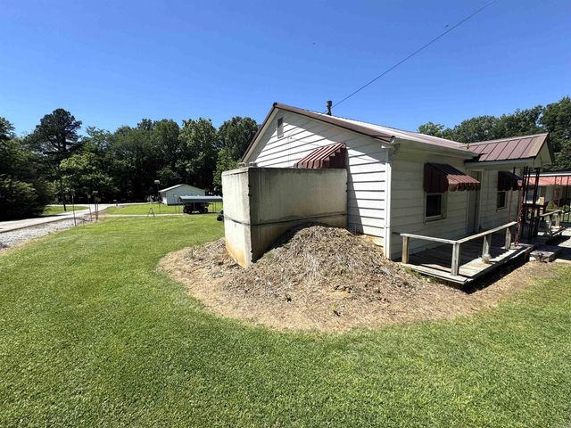 563 S 12th Avenue, Piggott, AR 72454