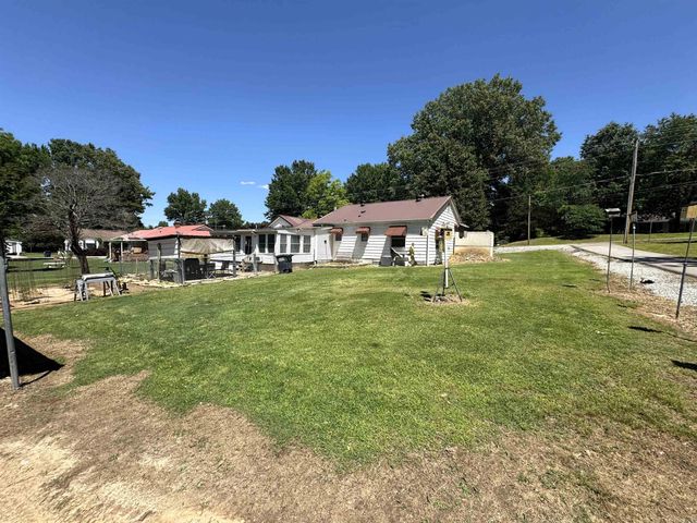 563 S 12th Avenue, Piggott, AR 72454