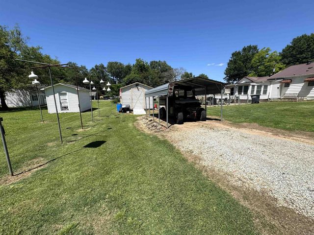 563 S 12th Avenue, Piggott, AR 72454
