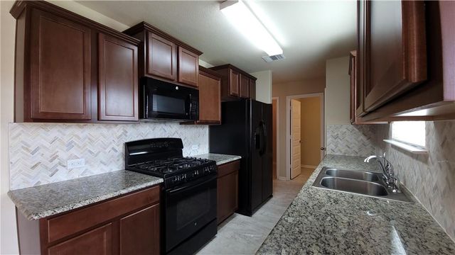 110 Wilson CT, Hutto, TX 78634