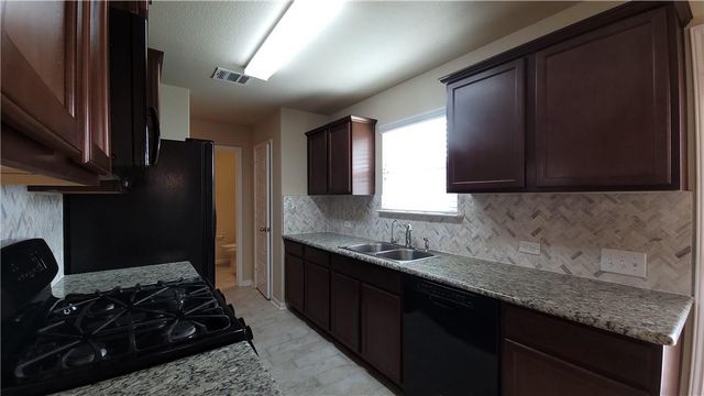 110 Wilson CT, Hutto, TX 78634