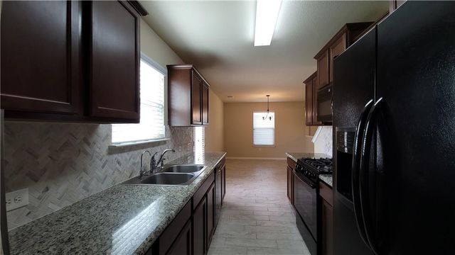 110 Wilson CT, Hutto, TX 78634