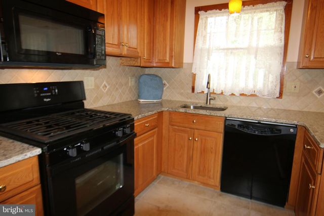 1515 SPRING GARDEN DR, Middletown, PA 17057