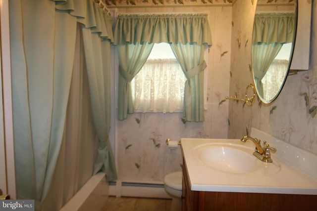 1515 SPRING GARDEN DR, Middletown, PA 17057