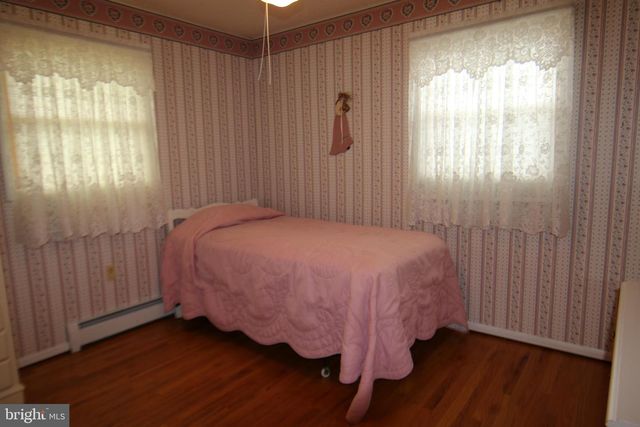 1515 SPRING GARDEN DR, Middletown, PA 17057