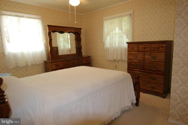 1515 SPRING GARDEN DR, Middletown, PA 17057