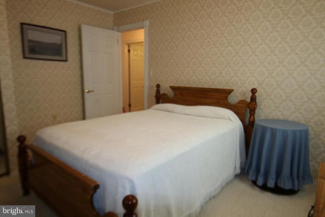1515 SPRING GARDEN DR, Middletown, PA 17057