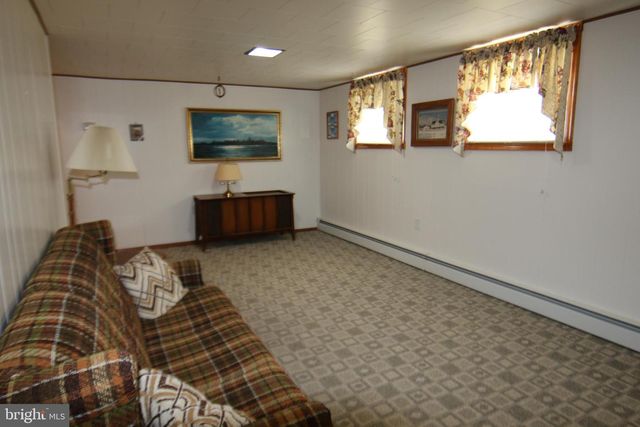1515 SPRING GARDEN DR, Middletown, PA 17057