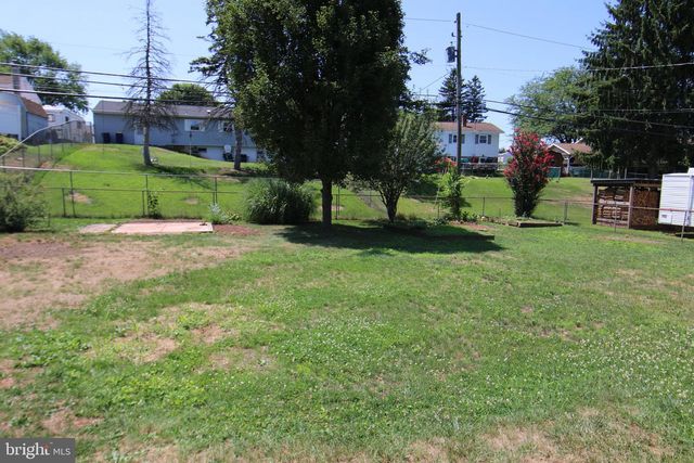 1515 SPRING GARDEN DR, Middletown, PA 17057