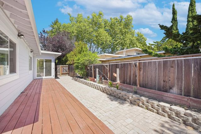 592 Sunnymount Avenue, Sunnyvale, CA 94087