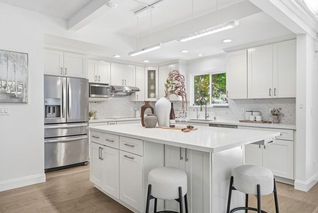 592 Sunnymount Avenue, Sunnyvale, CA 94087