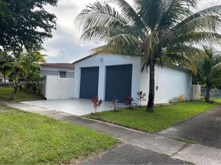205 NW 130th St 2, North Miami, FL 33168