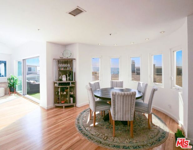 323 31st Street, Manhattan Beach, CA 90266