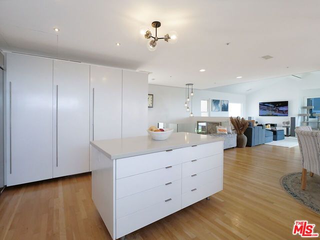 323 31st Street, Manhattan Beach, CA 90266