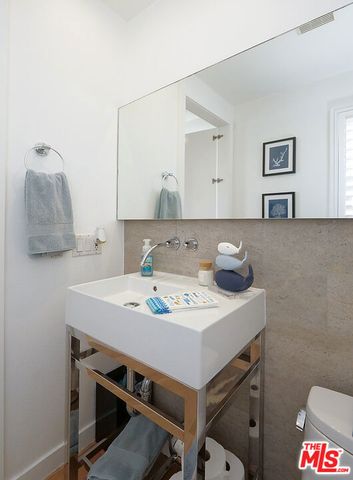 323 31st Street, Manhattan Beach, CA 90266