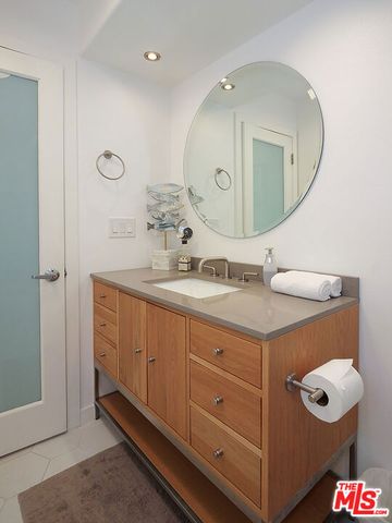 323 31st Street, Manhattan Beach, CA 90266