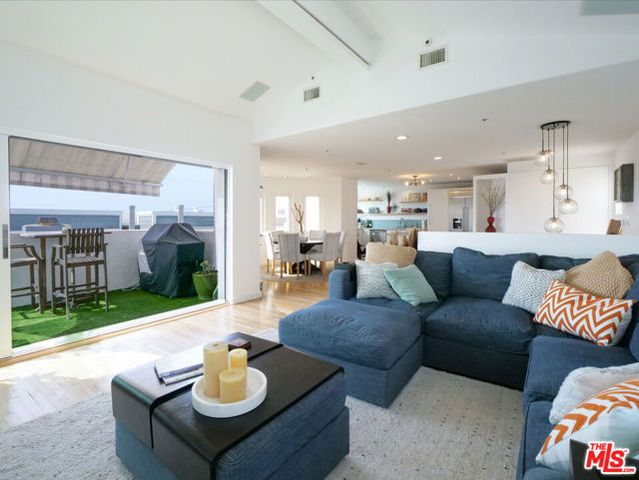 323 31st Street, Manhattan Beach, CA 90266