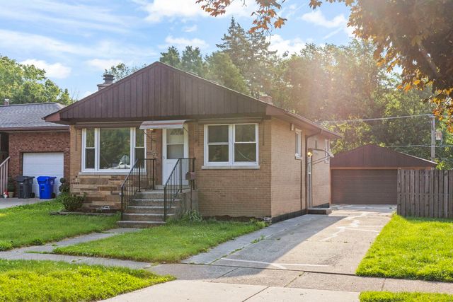 4537 Fishermans Terrace, Lyons, IL 60534