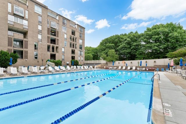 99 Pond Ave. 506, Brookline, MA 02445