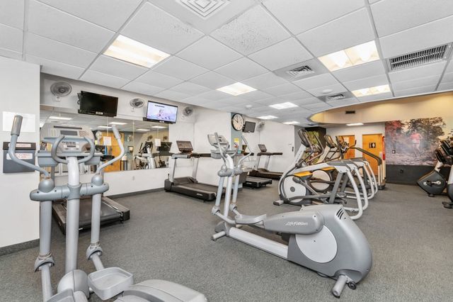 99 Pond Ave. 506, Brookline, MA 02445