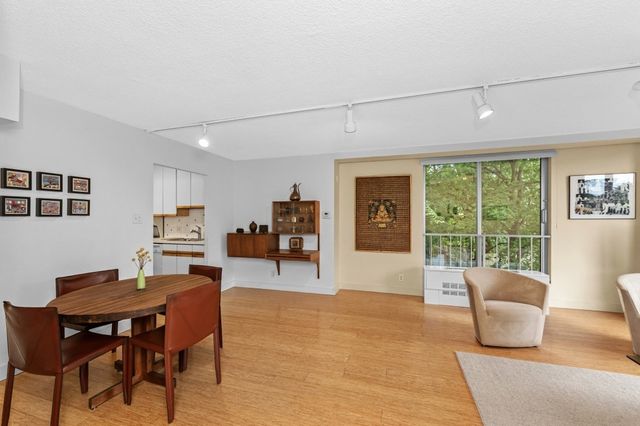 99 Pond Ave. 506, Brookline, MA 02445
