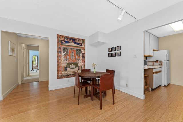 99 Pond Ave. 506, Brookline, MA 02445
