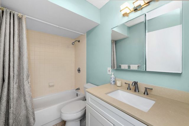 99 Pond Ave. 506, Brookline, MA 02445