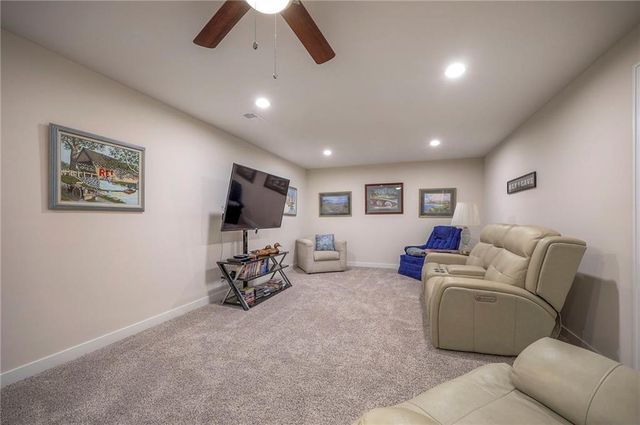 19625 W 197th Street, Spring Hill, KS 66083