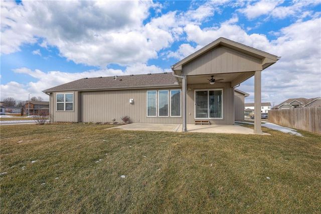 19625 W 197th Street, Spring Hill, KS 66083