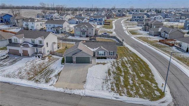 19625 W 197th Street, Spring Hill, KS 66083