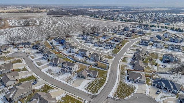 19625 W 197th Street, Spring Hill, KS 66083