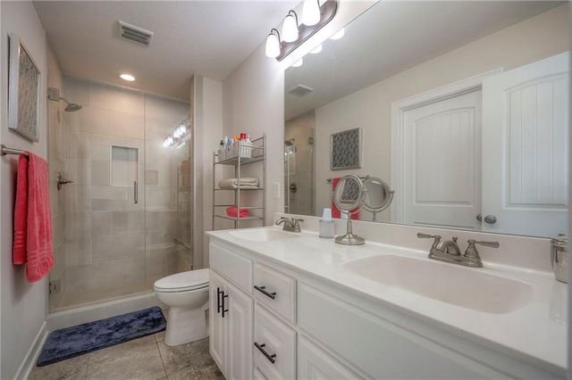 19625 W 197th Street, Spring Hill, KS 66083