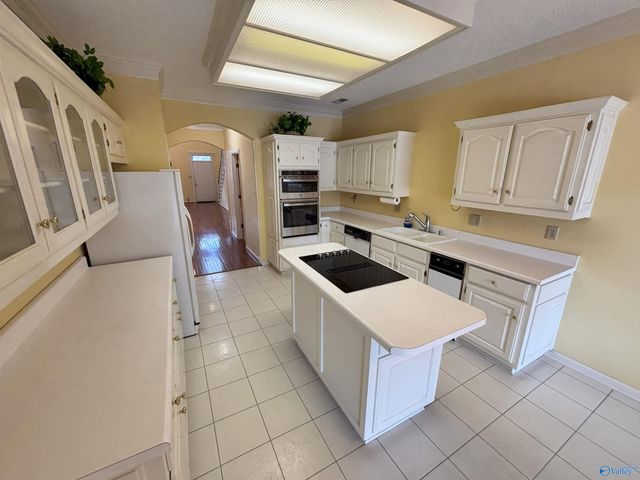 1623 River Bend Place SE, Decatur, AL 35601