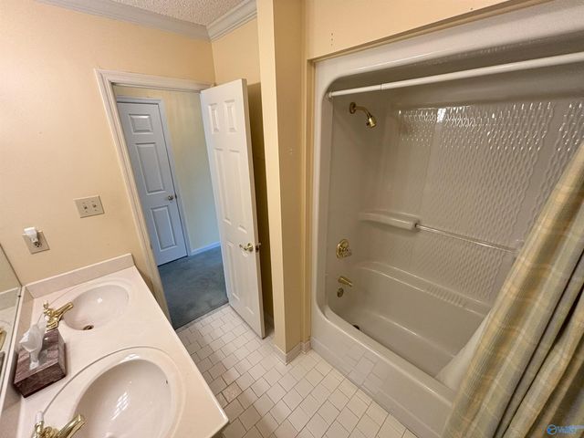 1623 River Bend Place SE, Decatur, AL 35601