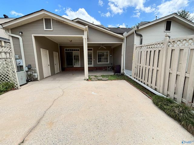 1623 River Bend Place SE, Decatur, AL 35601