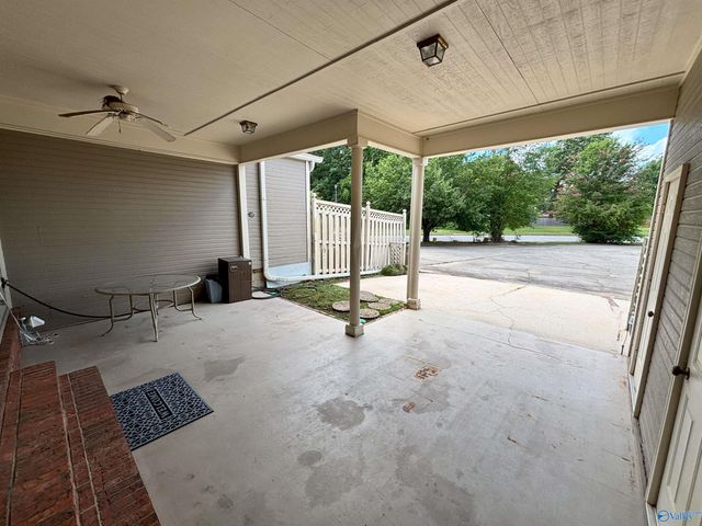1623 River Bend Place SE, Decatur, AL 35601