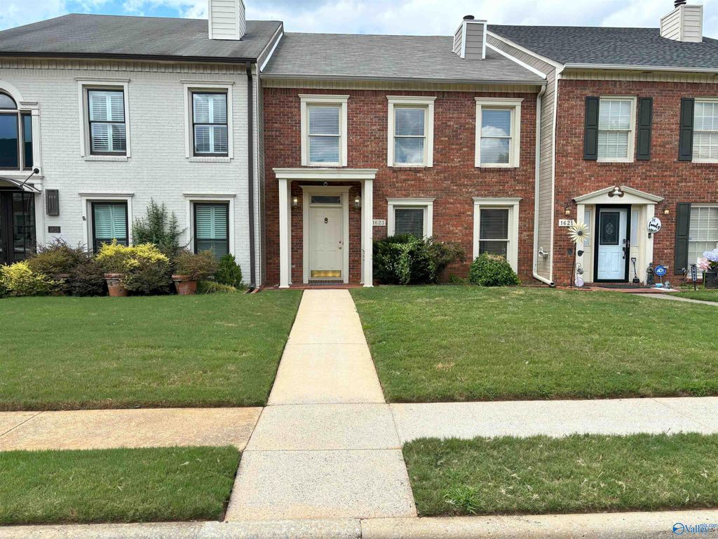 1623 River Bend Place SE, Decatur, AL 35601