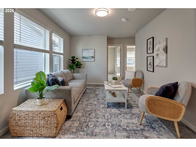 8062 Se BUTTERNUT CREEK Pkwy, Hillsboro, OR 97123