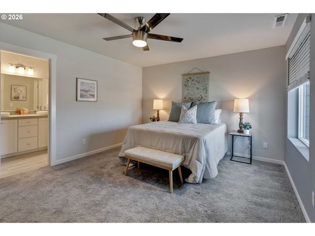 8062 Se BUTTERNUT CREEK Pkwy, Hillsboro, OR 97123