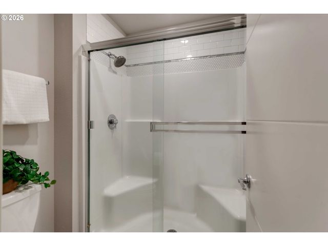 8062 Se BUTTERNUT CREEK Pkwy, Hillsboro, OR 97123