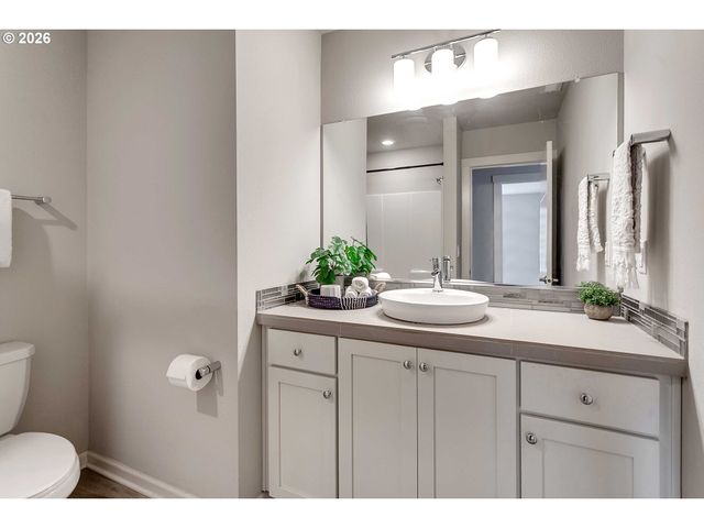 8062 Se BUTTERNUT CREEK Pkwy, Hillsboro, OR 97123