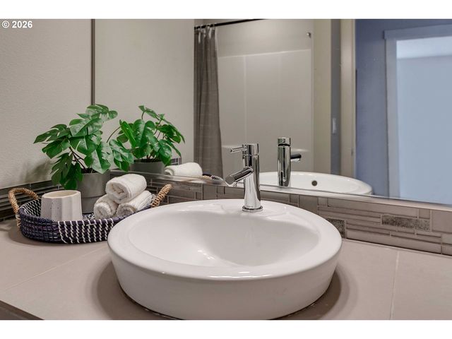 8062 Se BUTTERNUT CREEK Pkwy, Hillsboro, OR 97123