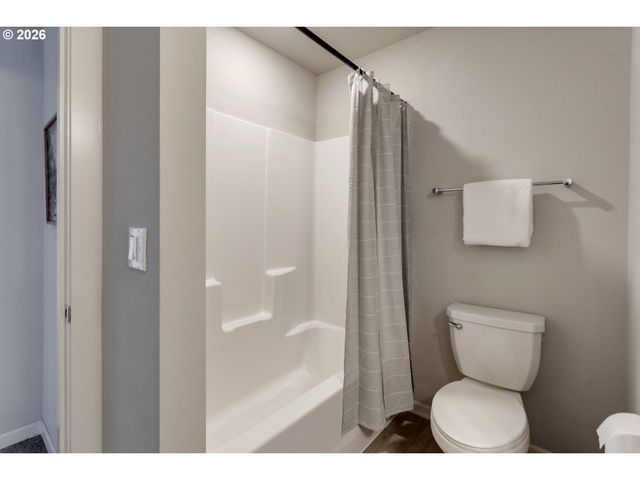 8062 Se BUTTERNUT CREEK Pkwy, Hillsboro, OR 97123