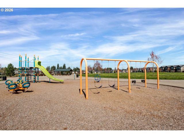 8062 Se BUTTERNUT CREEK Pkwy, Hillsboro, OR 97123