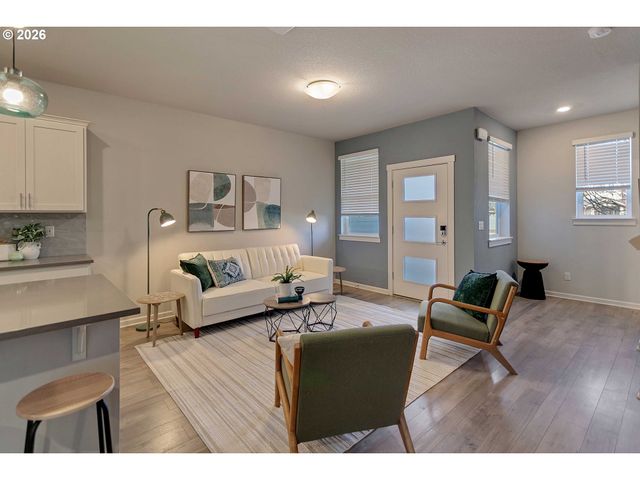 8062 Se BUTTERNUT CREEK Pkwy, Hillsboro, OR 97123