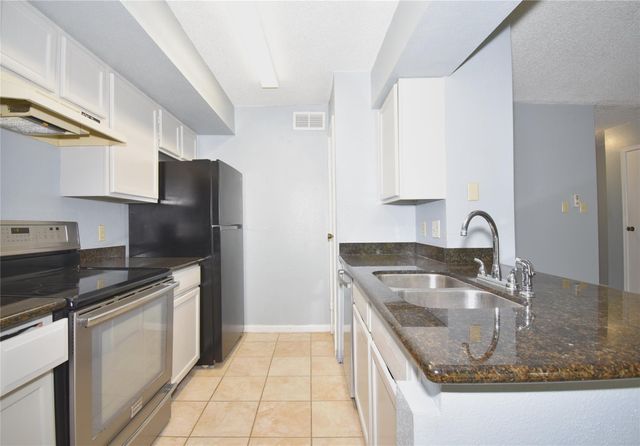 2120 El Paseo Street 108, Houston, TX 77054