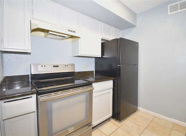 2120 El Paseo Street 108, Houston, TX 77054